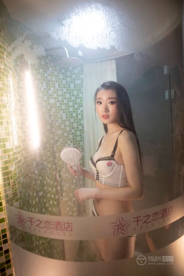 美女胸脯图片